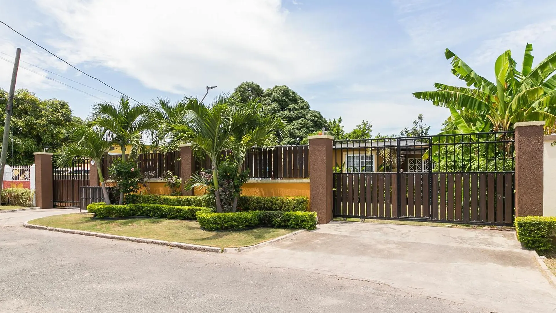 Aquahaven Retreat In Kingston Villa