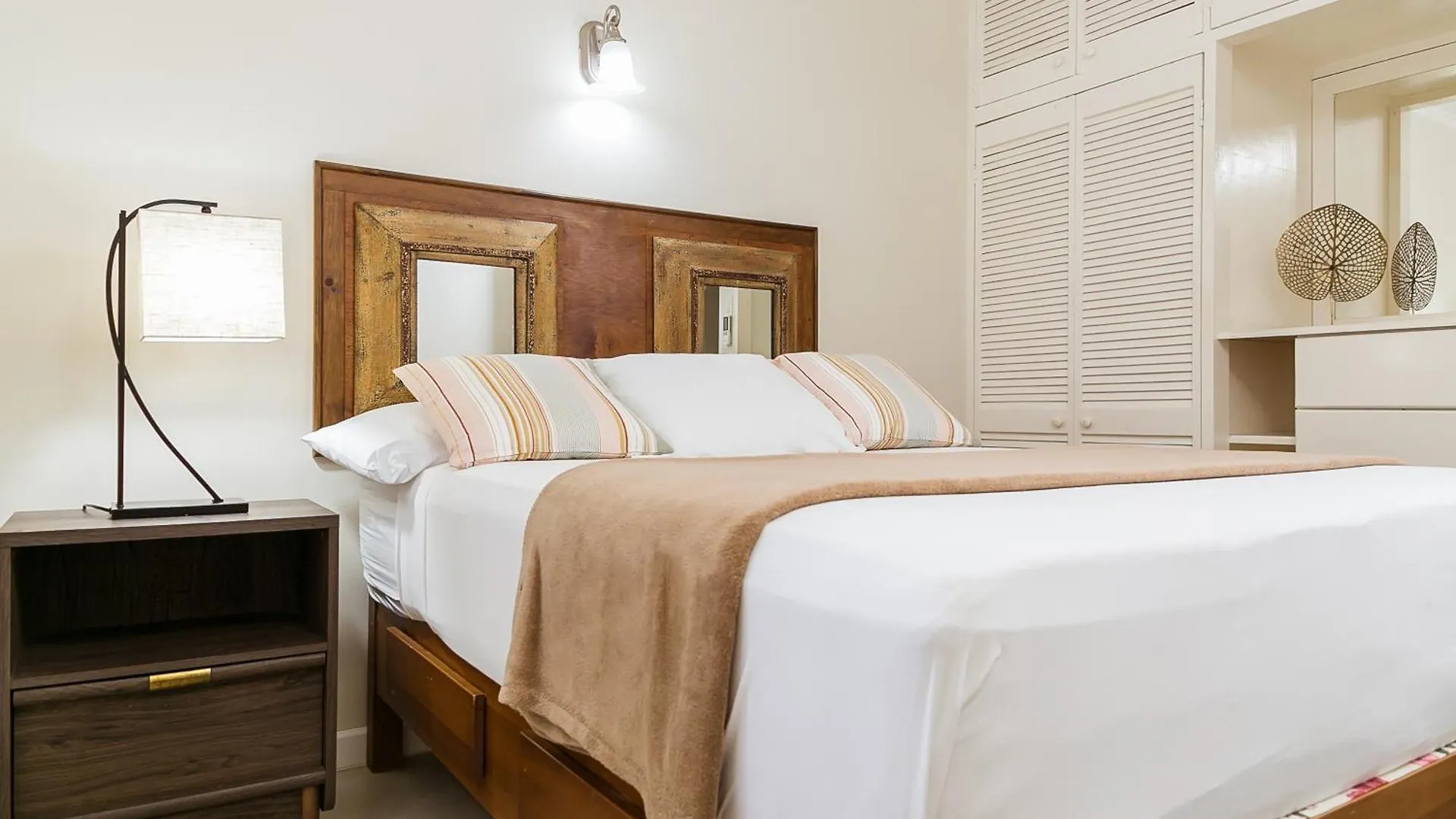 Aquahaven Retreat In Kingston Villa Holiday home