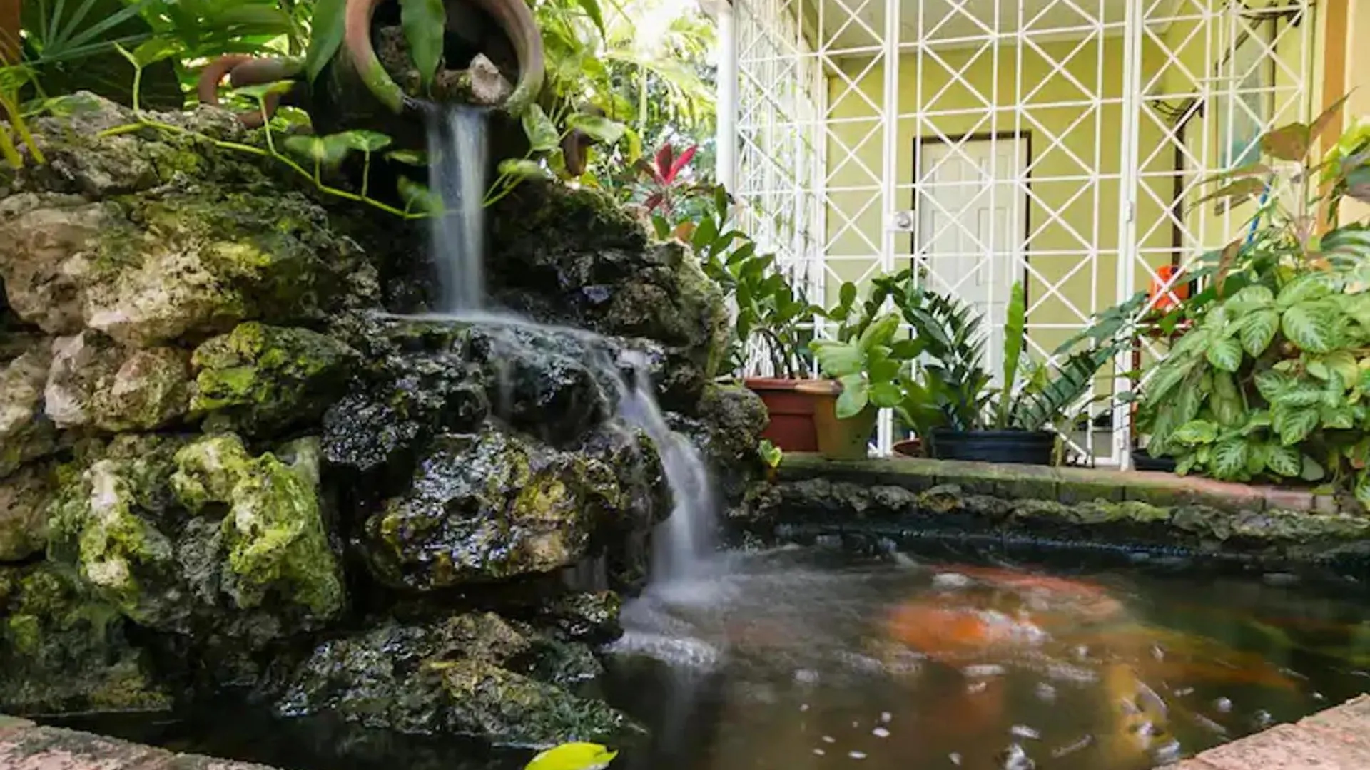 Aquahaven Retreat In Kingston Villa